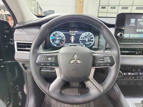 Used 2024 Mitsubishi Outlander SEL image 23