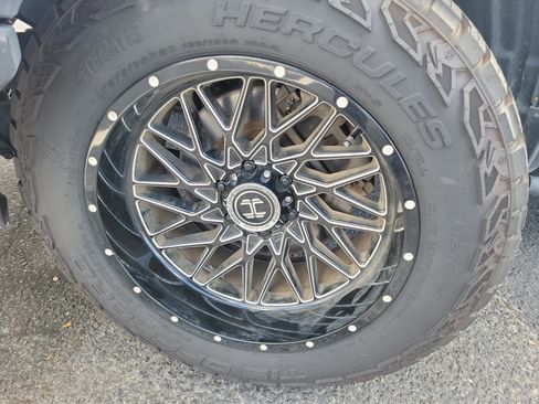 Used 2019 RAM 1500 Big Horn AWD/4WD image 4