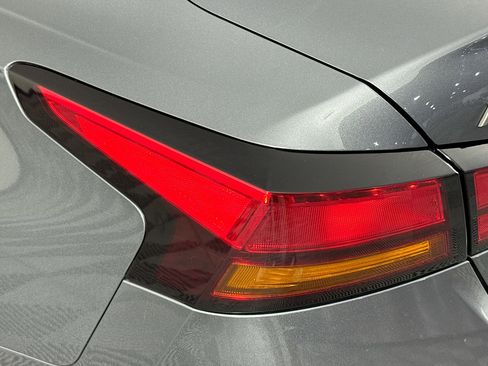 Used 2024 Nissan Altima 2.5 S image 35