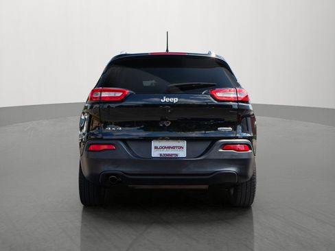 Used 2017 Jeep Cherokee Latitude w/ Cold Weather Group AWD/4WD image 7