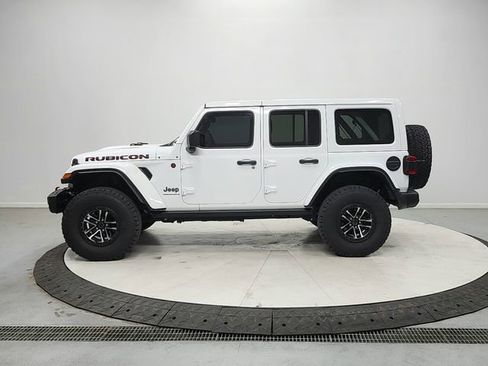 Used 2024 Jeep Wrangler Unlimited Rubicon AWD/4WD image 4