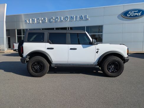 Used 2022 Ford Bronco Wildtrak image 2