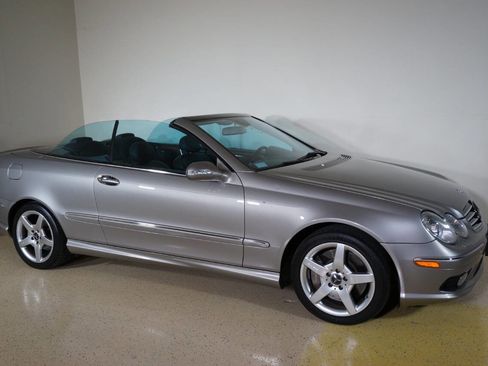 Used 2005 Mercedes-Benz CLK 500 Cabriolet image 28