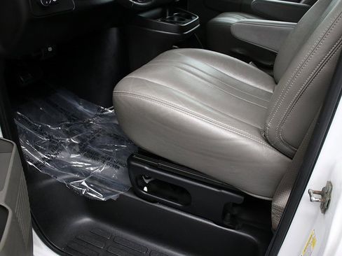 Used 2020 Chevrolet Express 2500 LS w/ Driver Convenience Package image 20