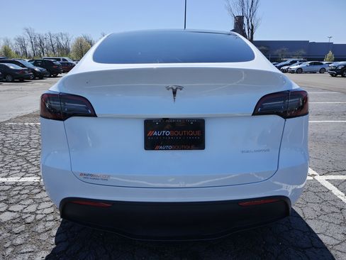 Used 2024 Tesla Model Y Long Range AWD/4WD image 14