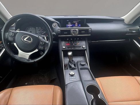 Used 2018 Lexus IS 300 AWD w/ Comfort Package image 7