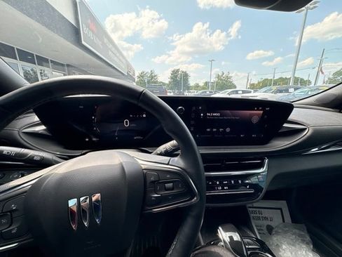 Used 2024 Buick Envista Avenir FWD image 11