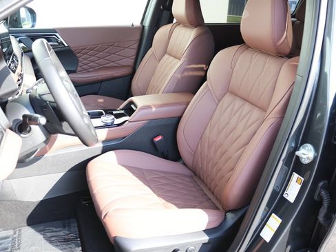 Used 2025 Mitsubishi Outlander SEL FWD image 4