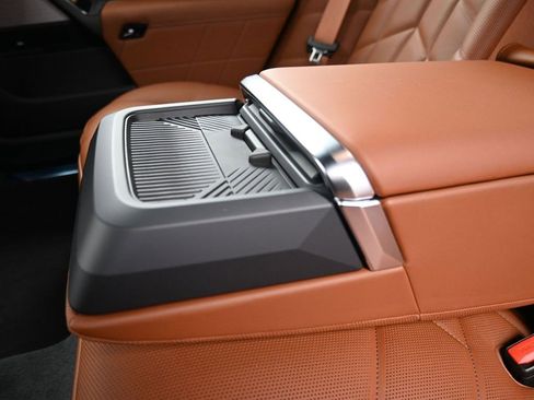 New 2026 BMW 740i xDrive image 19