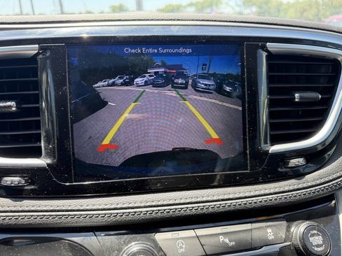 Used 2018 Chrysler Pacifica Limited FWD image 12