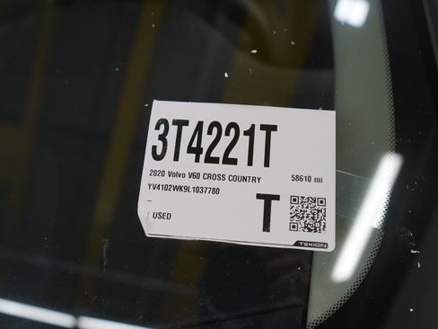 Used 2020 Volvo V60 T5 Cross Country image 35