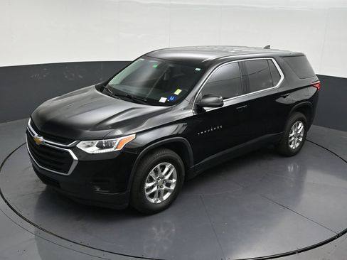 Used 2021 Chevrolet Traverse LS FWD image 16