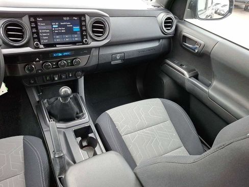 Used 2021 Toyota Tacoma TRD Off-Road image 12