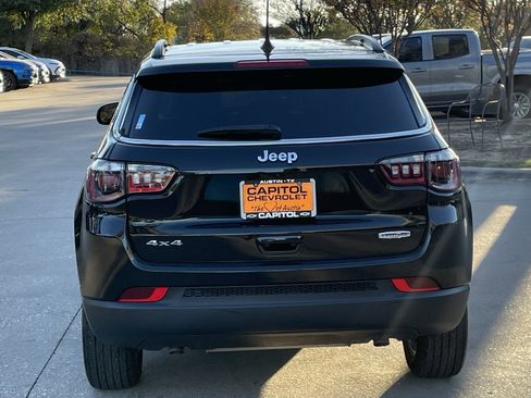 Used 2024 Jeep Compass Latitude image 5