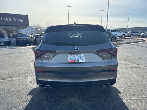 Used 2023 Acura MDX A-Spec image 5