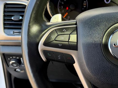 Used 2015 Jeep Grand Cherokee Altitude image 37