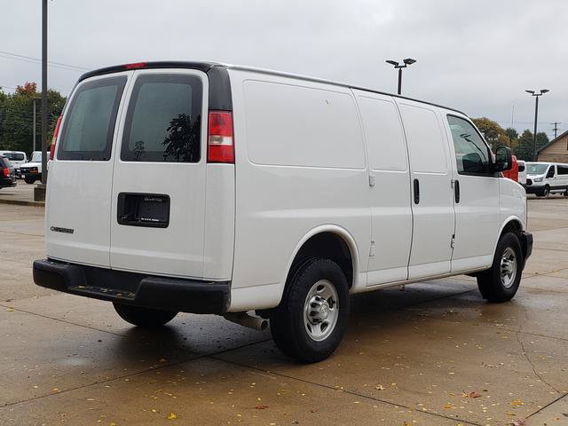Used 2017 Chevrolet Express 2500 RWD image 5