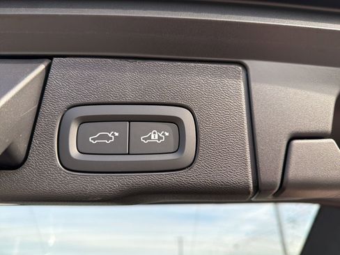 New 2026 Volvo XC60 B5 Plus w/ Protection Package Premier image 18