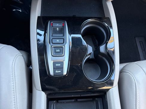 Used 2018 Honda Pilot Touring image 21