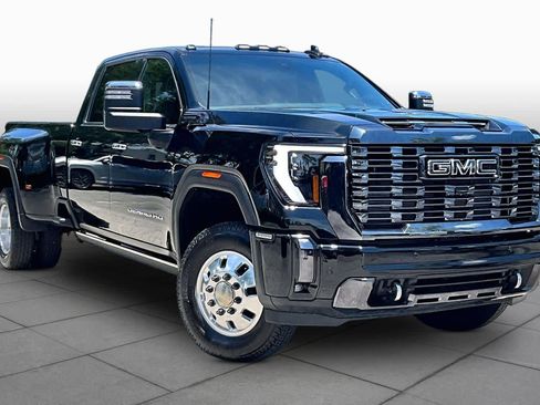 Used 2024 GMC Sierra 3500 Denali Ultimate AWD/4WD image 3