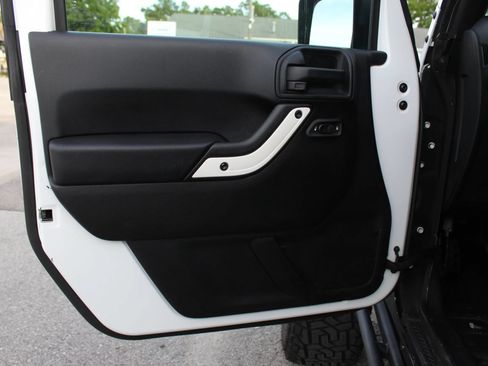 Used 2016 Jeep Wrangler Unlimited Sport AWD/4WD image 14