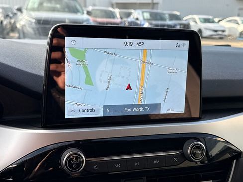 Used 2020 Ford Escape SE image 24