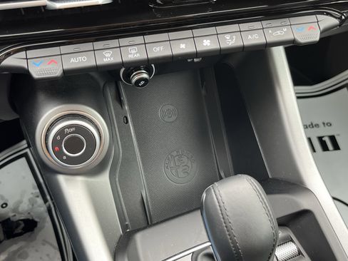 Used 2024 Alfa Romeo Tonale Ti image 30