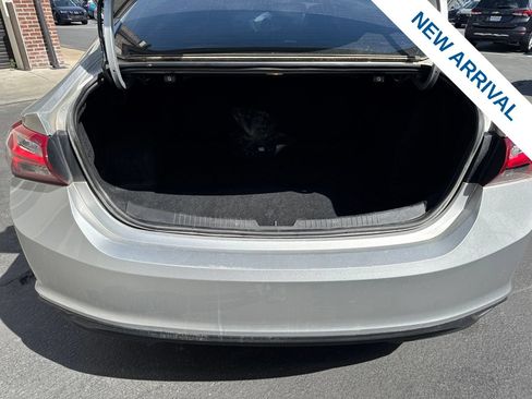 Used 2022 Chevrolet Malibu LT FWD image 13