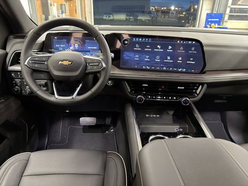 New 2026 Chevrolet Suburban Premier AWD/4WD image 33