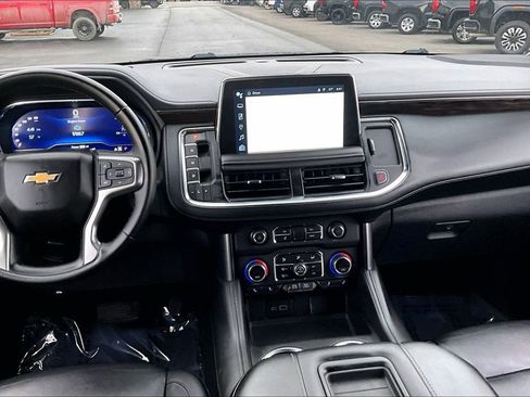 Used 2024 Chevrolet Suburban LT image 6