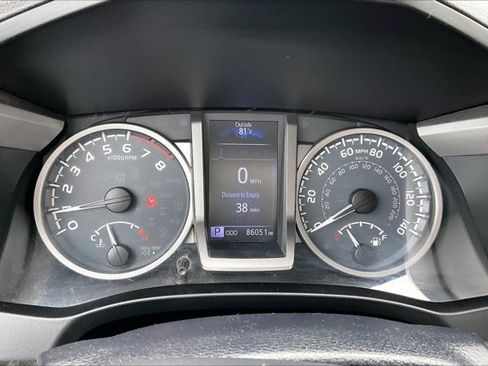 Used 2019 Toyota Tacoma SR5 AWD/4WD image 10