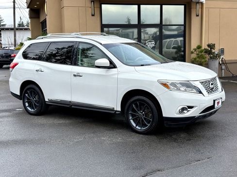 Used 2013 Nissan Pathfinder Platinum image 1