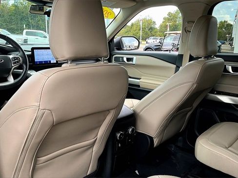 Used 2022 Ford Explorer XLT w/ Equipment Group 202A image 35