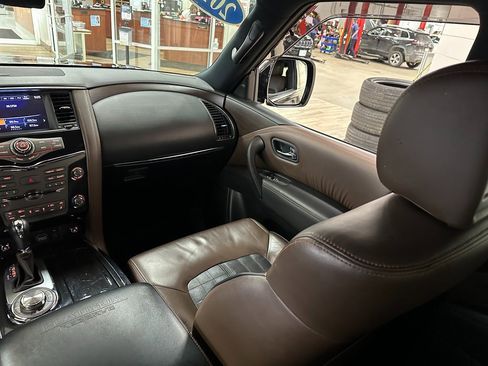 Used 2020 Nissan Armada Platinum image 11