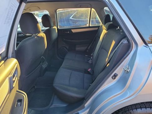 Used 2018 Subaru Outback 2.5i Premium image 15