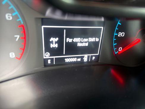 Used 2015 Chevrolet Colorado Z71 AWD/4WD image 24