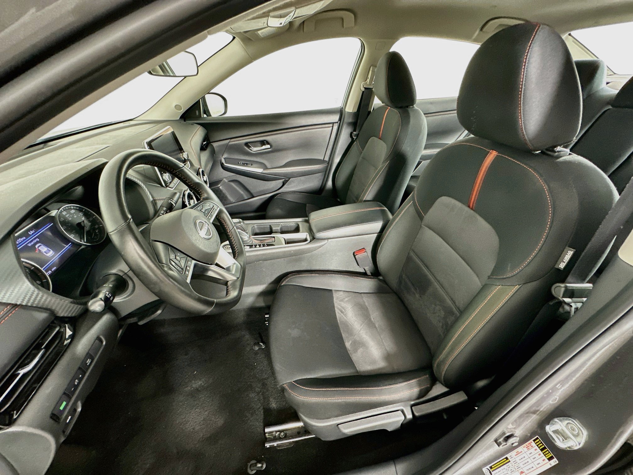 Used 2025 Nissan Sentra SR FWD image 13