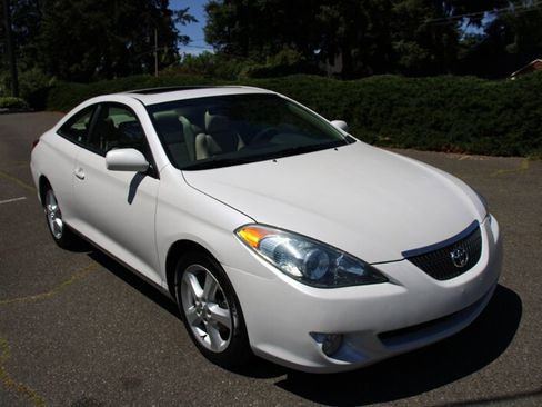 Used 2004 Toyota Solara SLE FWD image 2