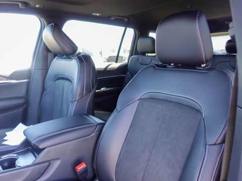 New 2026 Jeep Grand Cherokee L 4WD image 22