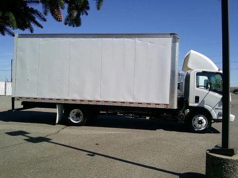 Used 2021 Isuzu NPR RWD image 8
