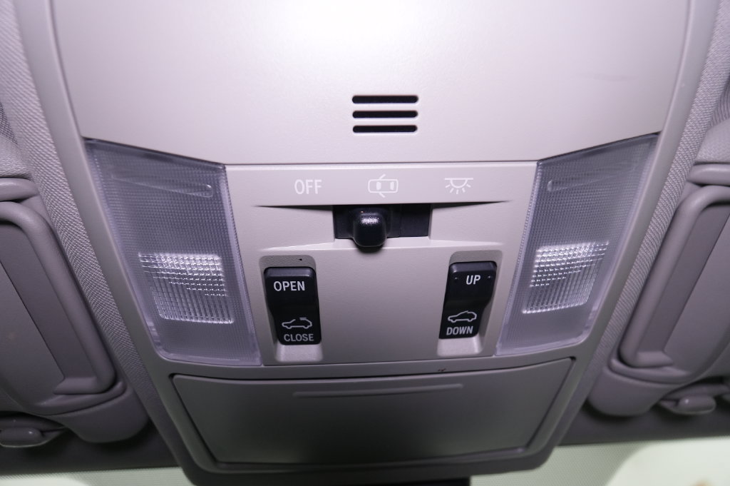 Used 2018 Toyota RAV4 Limited AWD/4WD image 40