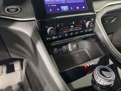 Certified 2023 Jeep Grand Cherokee L Laredo AWD/4WD image 18