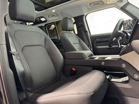 Used 2026 Land Rover Defender 110 S image 32