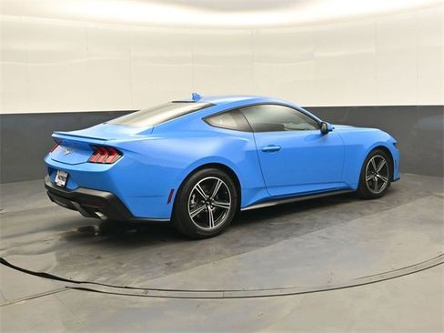 Used 2024 Ford Mustang Premium image 4