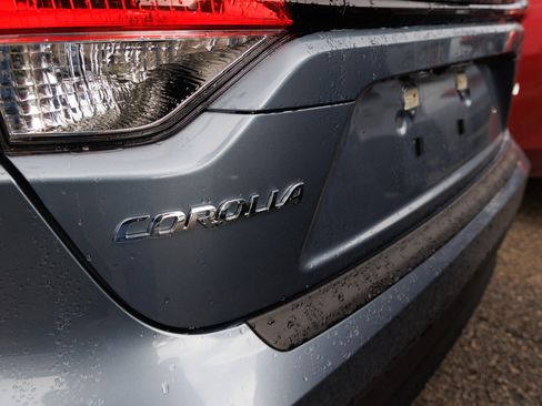 Used 2025 Toyota Corolla LE image 12