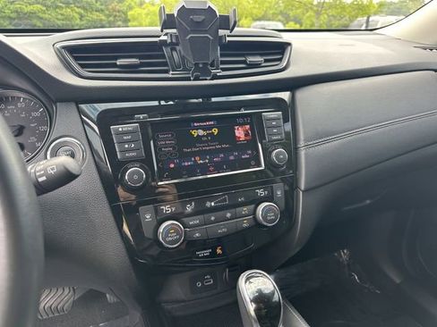 Used 2018 Nissan Rogue SL FWD image 31