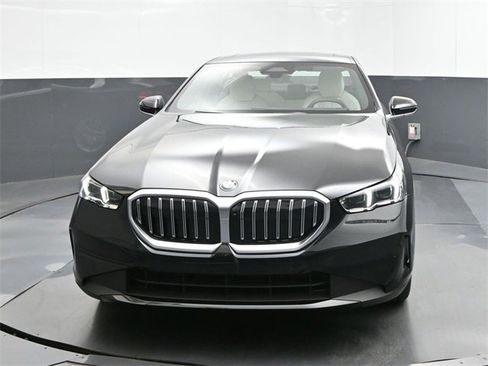 New 2025 BMW 530i w/ Premium Package image 30
