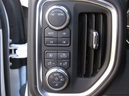 Used 2023 GMC Sierra 3500 SLT w/ SLT Premium Package AWD/4WD image 39