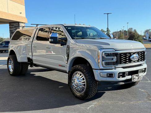 Used 2025 Ford F450 Platinum w/ Platinum Plus Package AWD/4WD image 4
