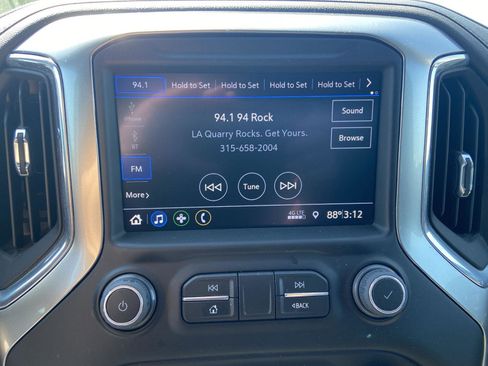 Used 2022 Chevrolet Silverado 1500 LT AWD/4WD image 30